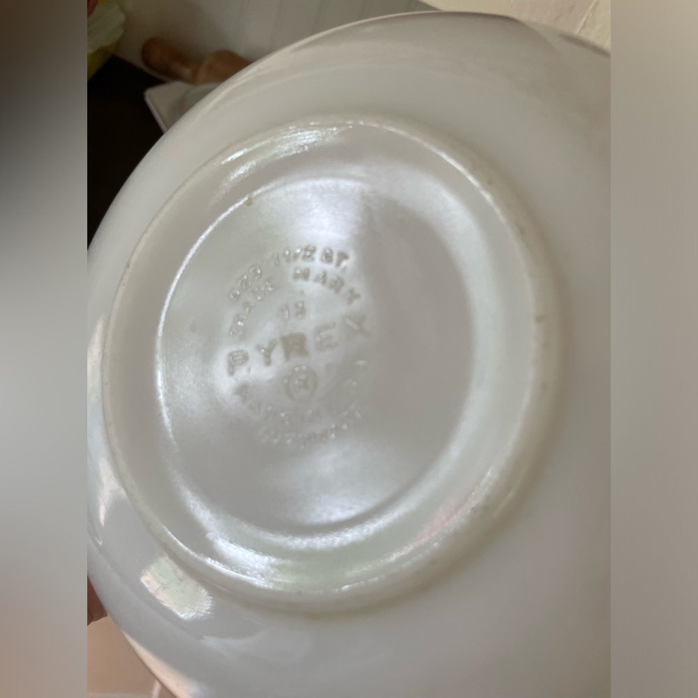 SOLD Vintage Pyrex Opal White Casserole Dish❤️ - Picture 5 of 12